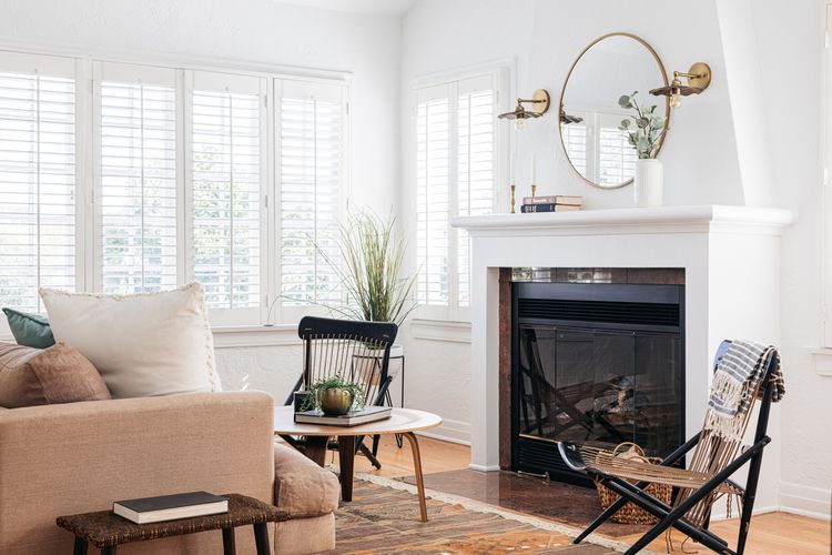 How to Create a Cozy Corner with Throw Pillows